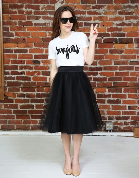 Graphic_Tshirts_Skirt_Fashion_Style