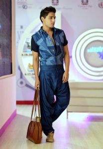 men_amazonindiafashionweek_blue_fashion_style