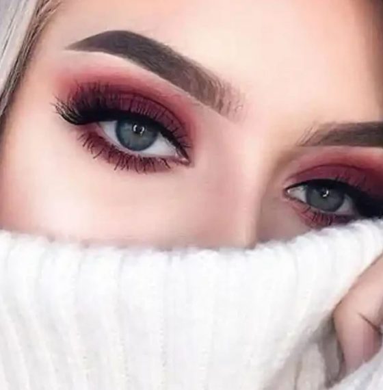 Winter Makeup Trends for a Sparkling Season