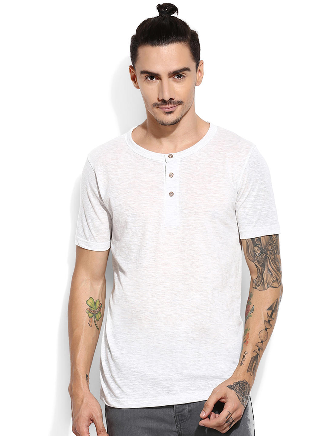 Campus Sutra Men Off-white Solid Henley Neck T-shirt