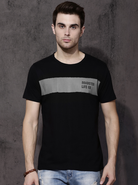 Roadster Men Black Solid T-shirt