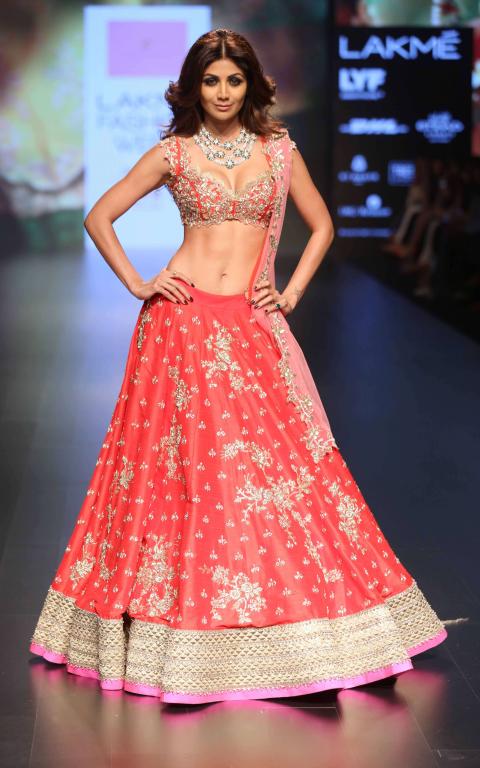 Anushree_Reddy_Shilpa_Shetty_Lakme_Fashion_Week_Style