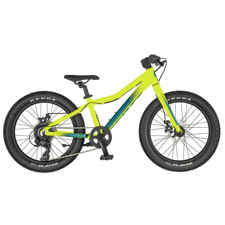 The 2019 SCOTT Roxter 20 is one of the best-selling kids’ bikes in these parts, and for one big reason: plus tires.